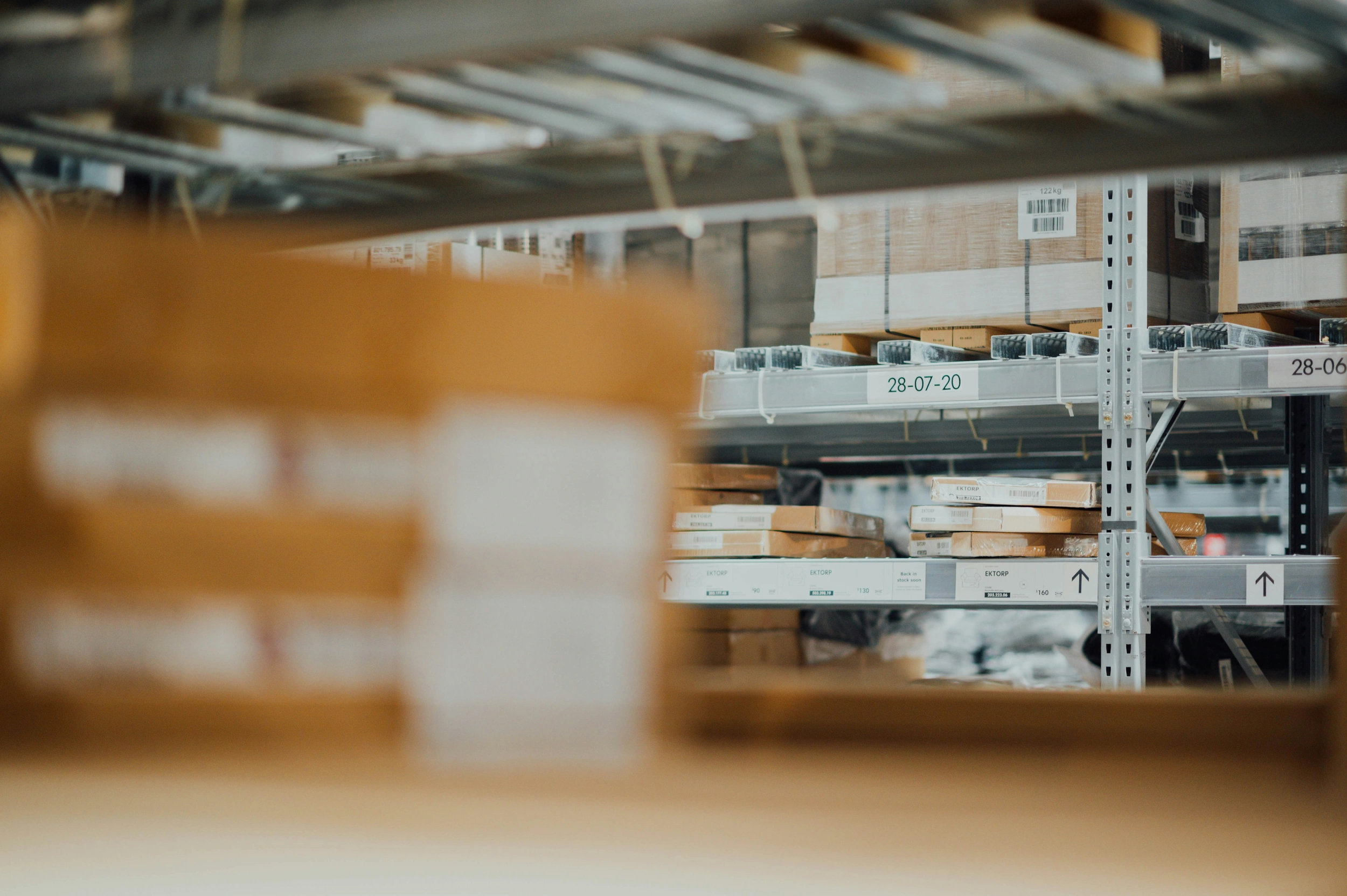 Retail & E-commerce: Secure shopping, secures trust. Retail & E-commerce: Secure shopping, secures trust.